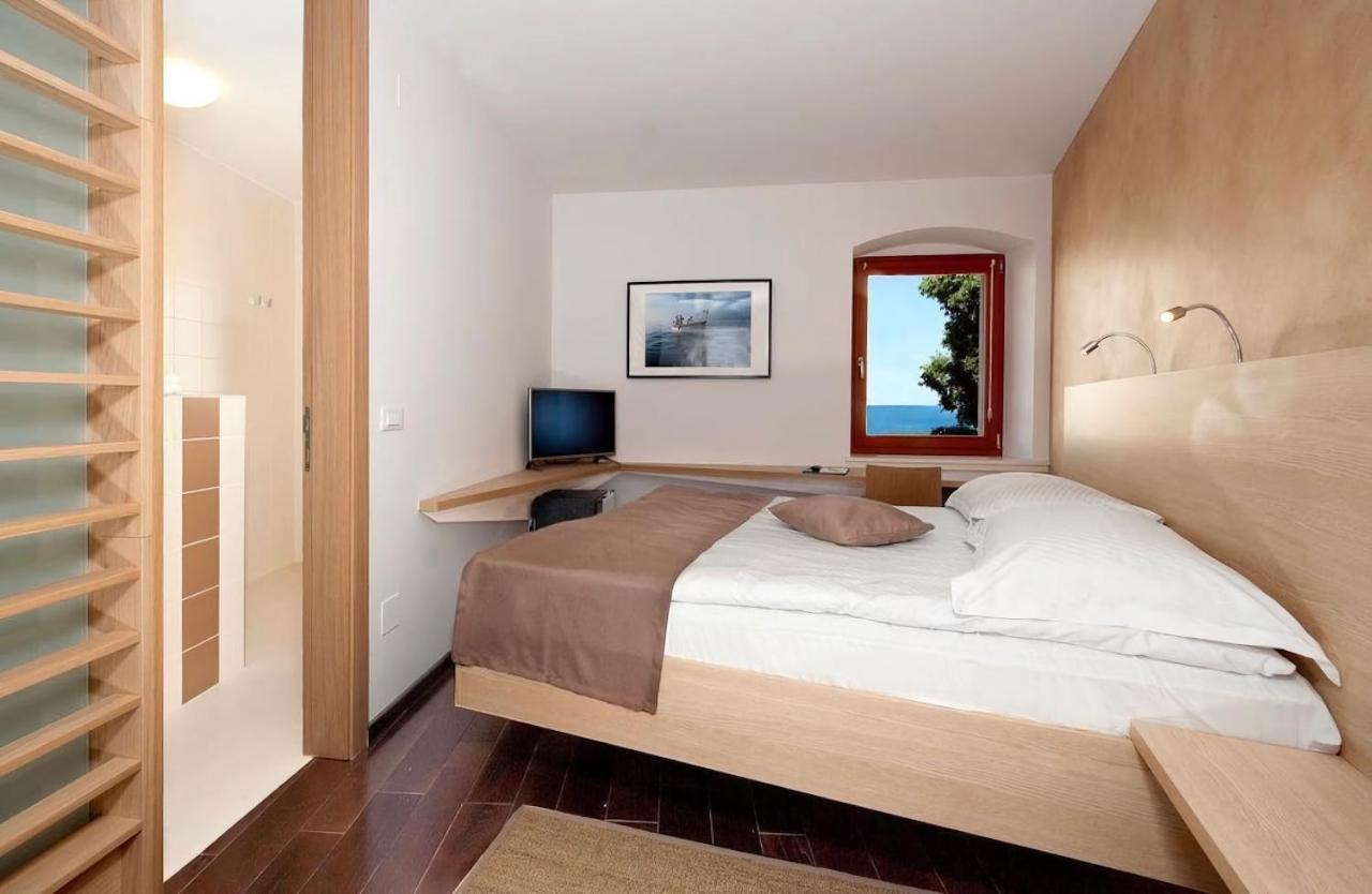 Boutique Wrungel Hotel Vrsar Exterior photo